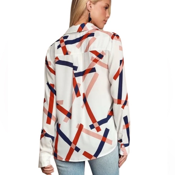 Lulu's Camrose White Geometric Print
Button-Up Long Sleeve Top Size M - Picture 3 of 14